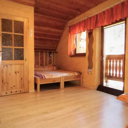 - Pod Smerkami شكلارسكا بوريبا