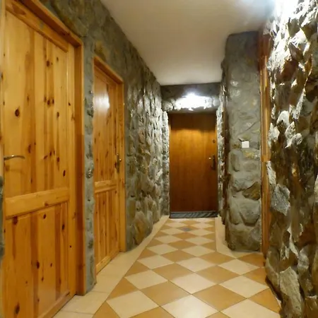 شاليه - Pod Smerkami شكلارسكا بوريبا