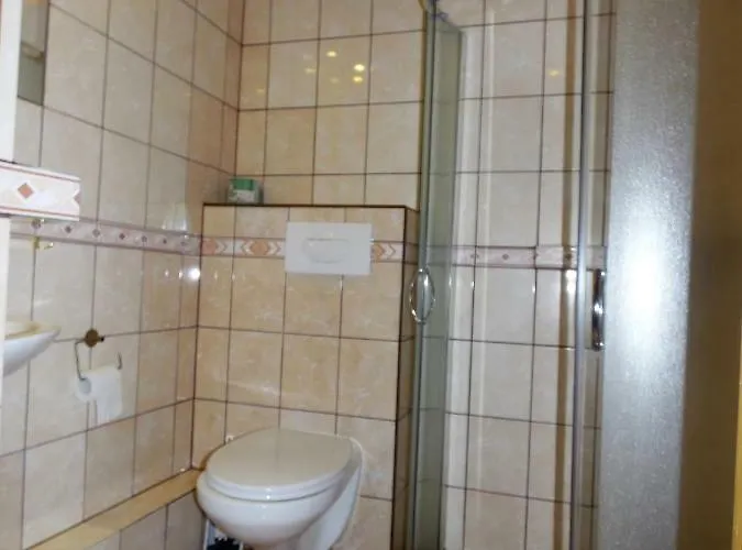 - Pod Smerkami Σαλέ